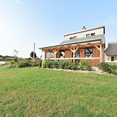 Enchanting Holiday Home By The Lake In Ruehn Ruhn Eksteriør billede